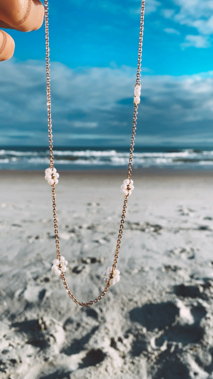Dainty Flower Pearl and Gold Chain Necklace